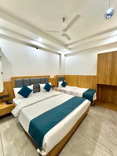 Three-Bedded Family Room