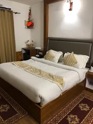 Deluxe non ac