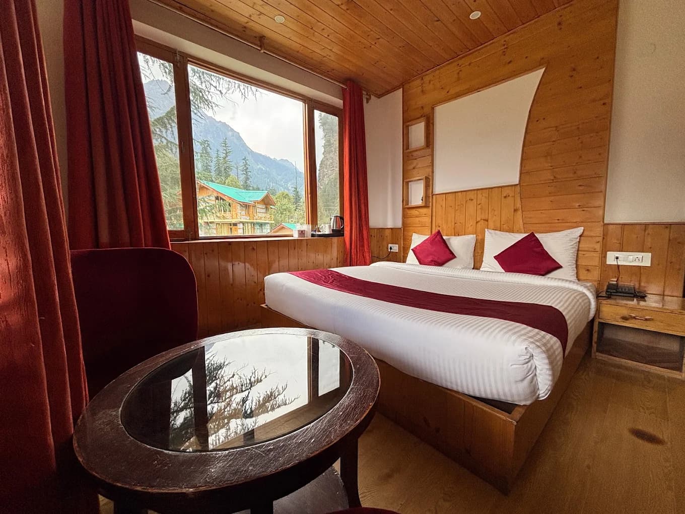 Cottage Room with Jacuzzi