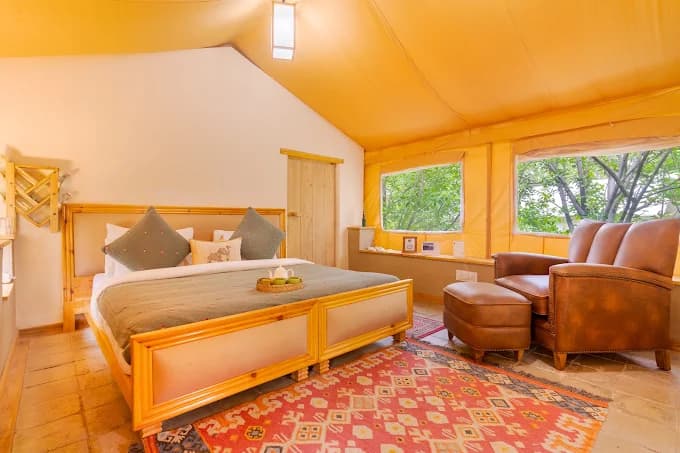 PREMIER ROOM