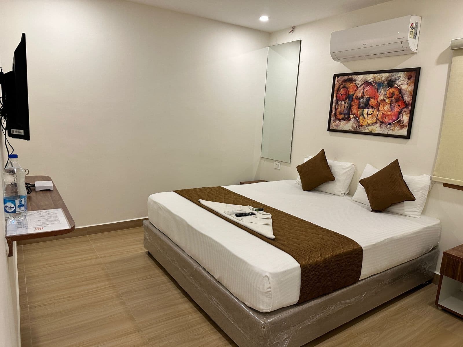 Deluxe A/C Room