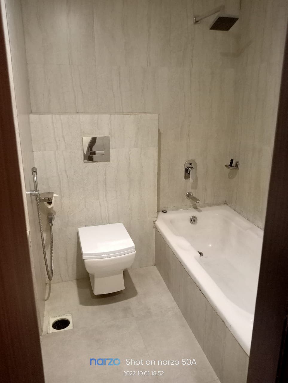 Super Deluxe with bathtub