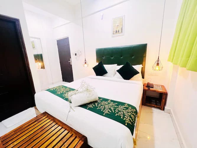Deluxe ac room Non Balcony