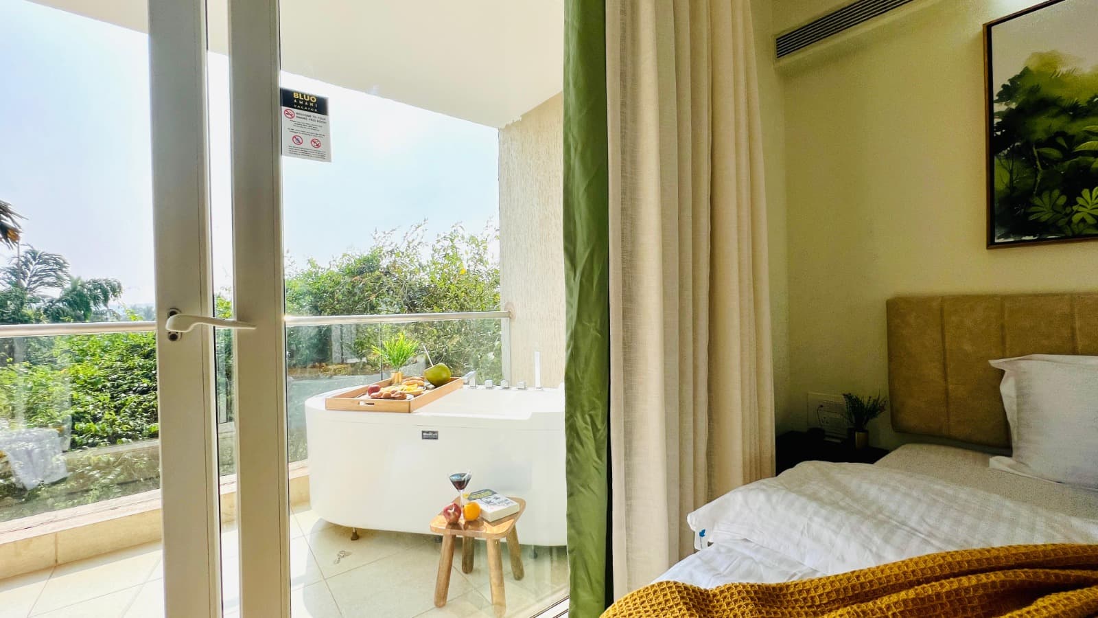 Premier Room with Bathtub & Sunbed