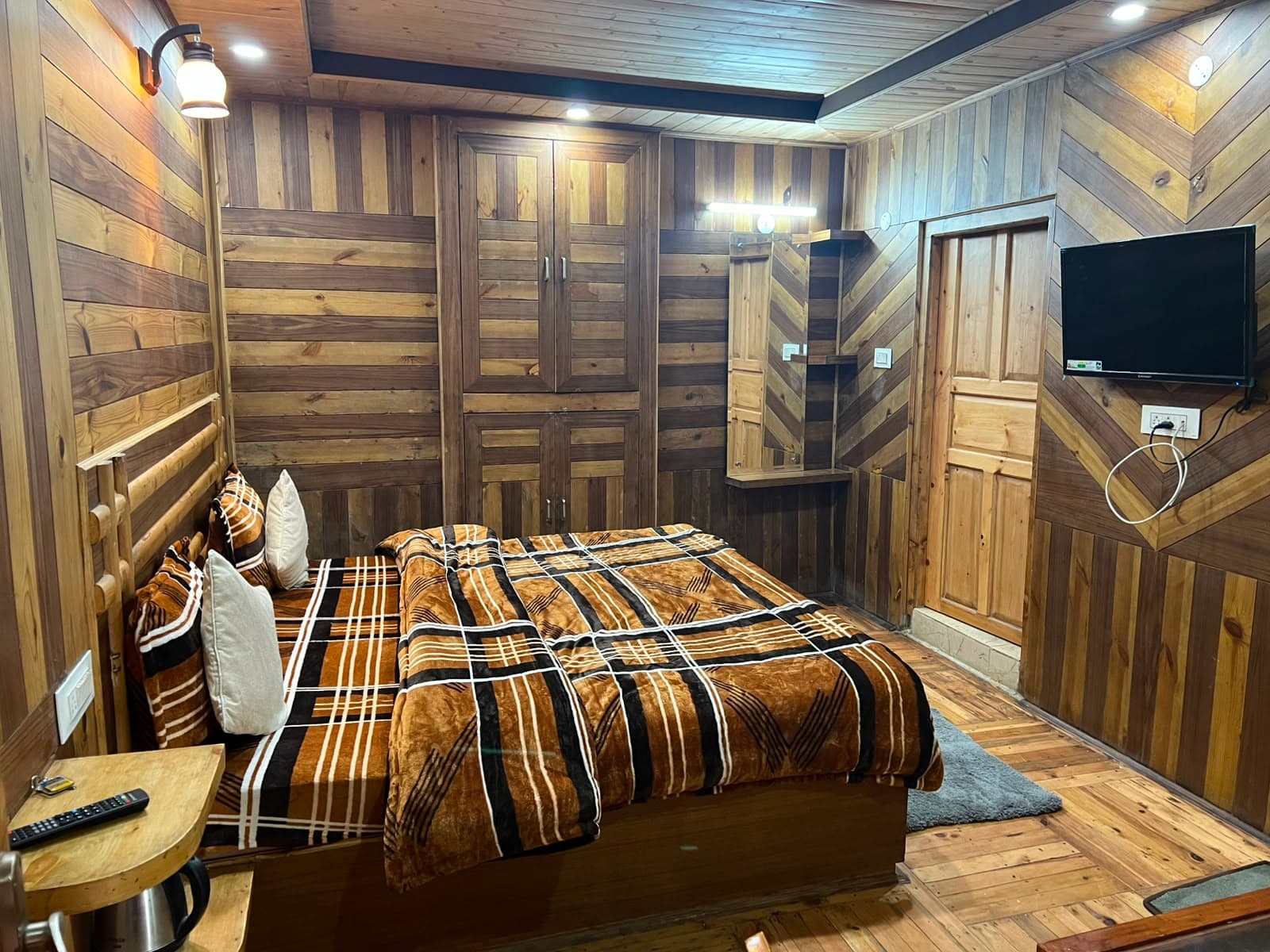 Non View Wooden Room