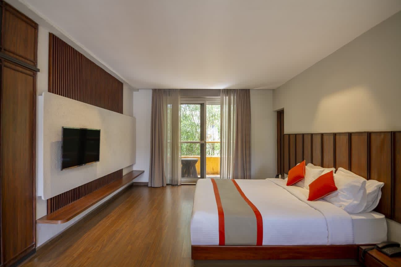 EXECUTIVE ROOM WITH BALCONY