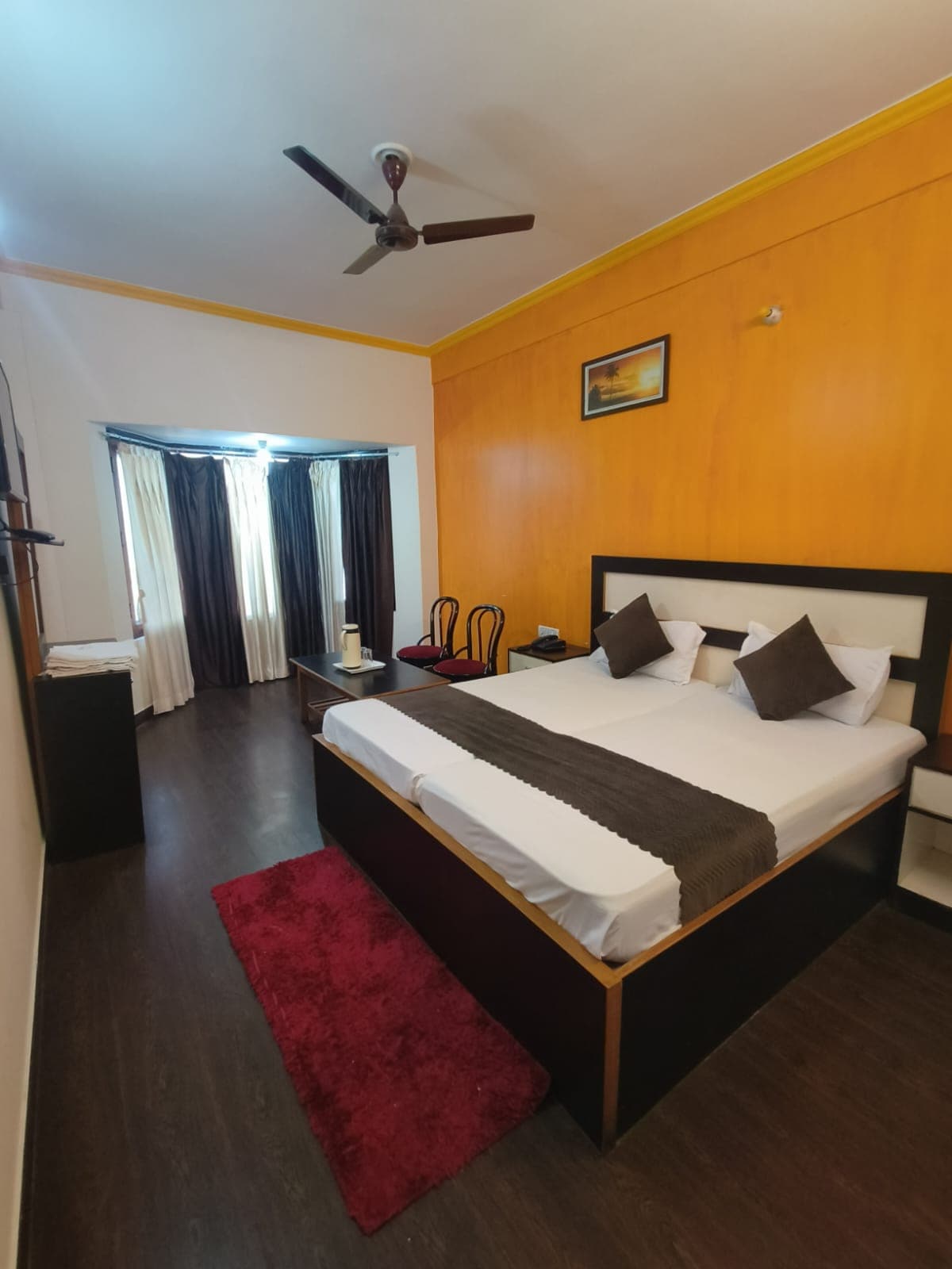 EXECUTIVE room