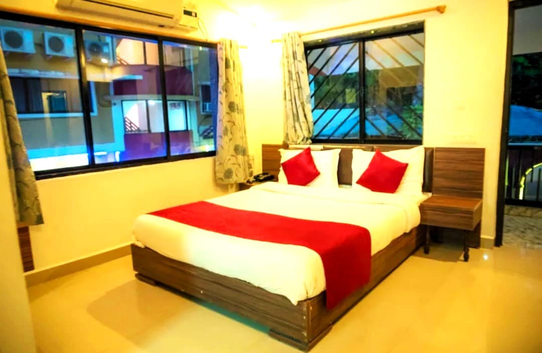 Deluxe AC Room