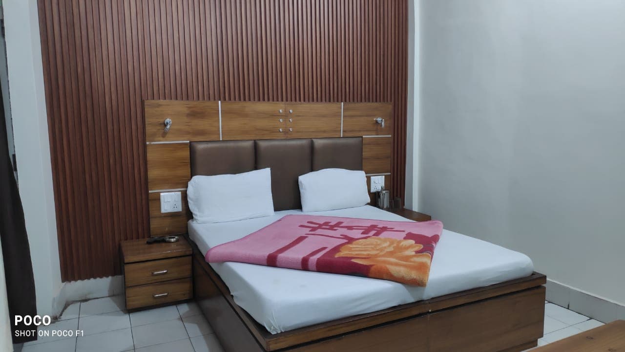Deluxe Double Bed