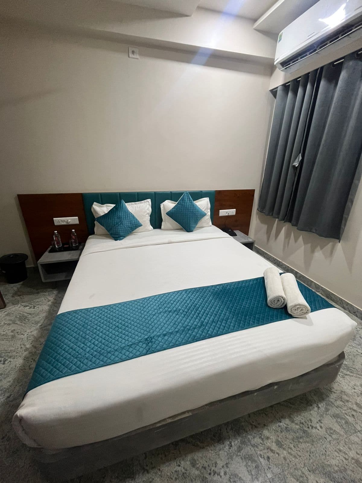 Double Deluxe Sharing Room