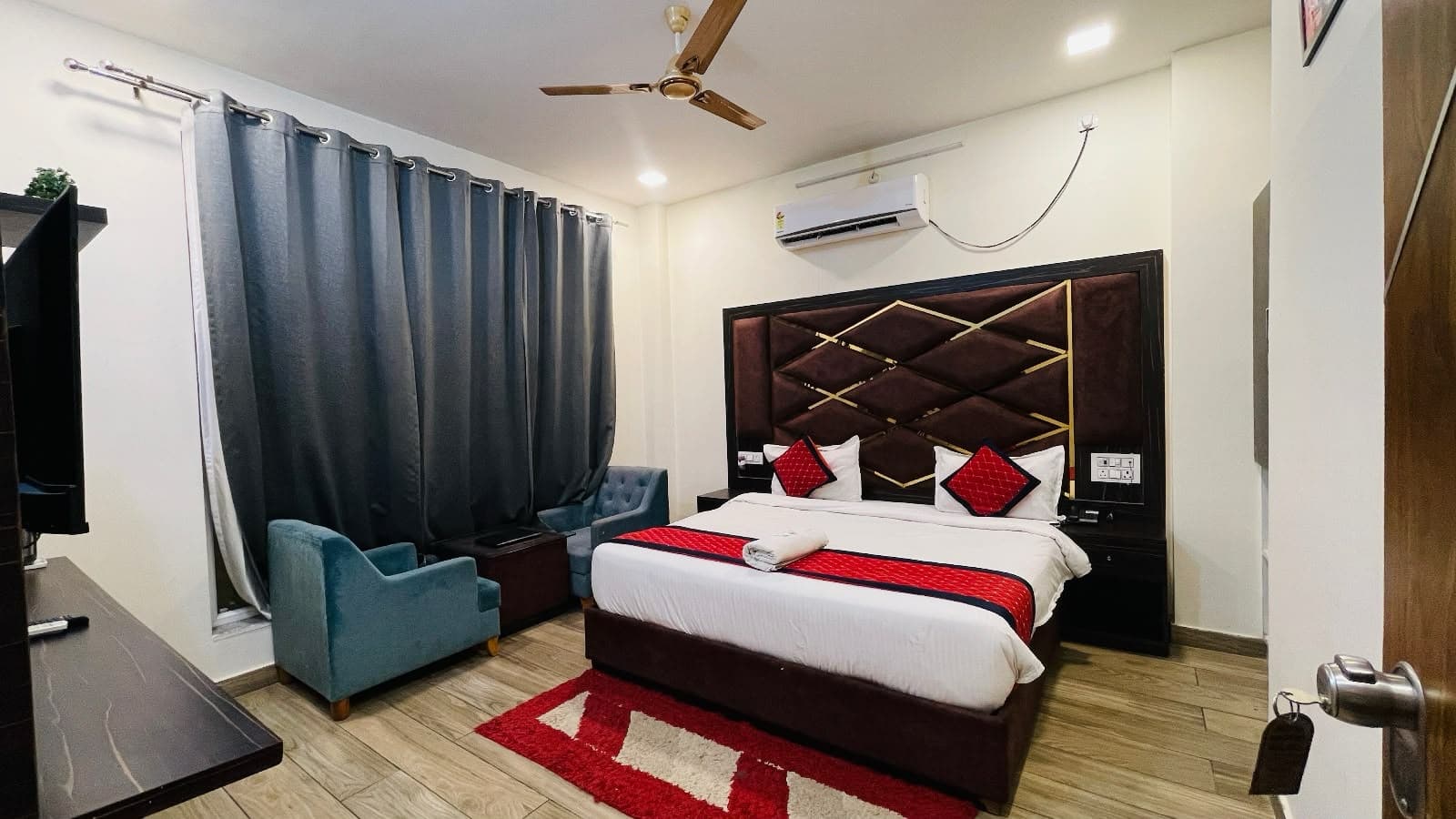 Premium window ac room