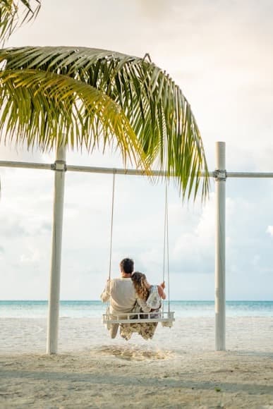 Kerala Honeymoon Escape — image 1