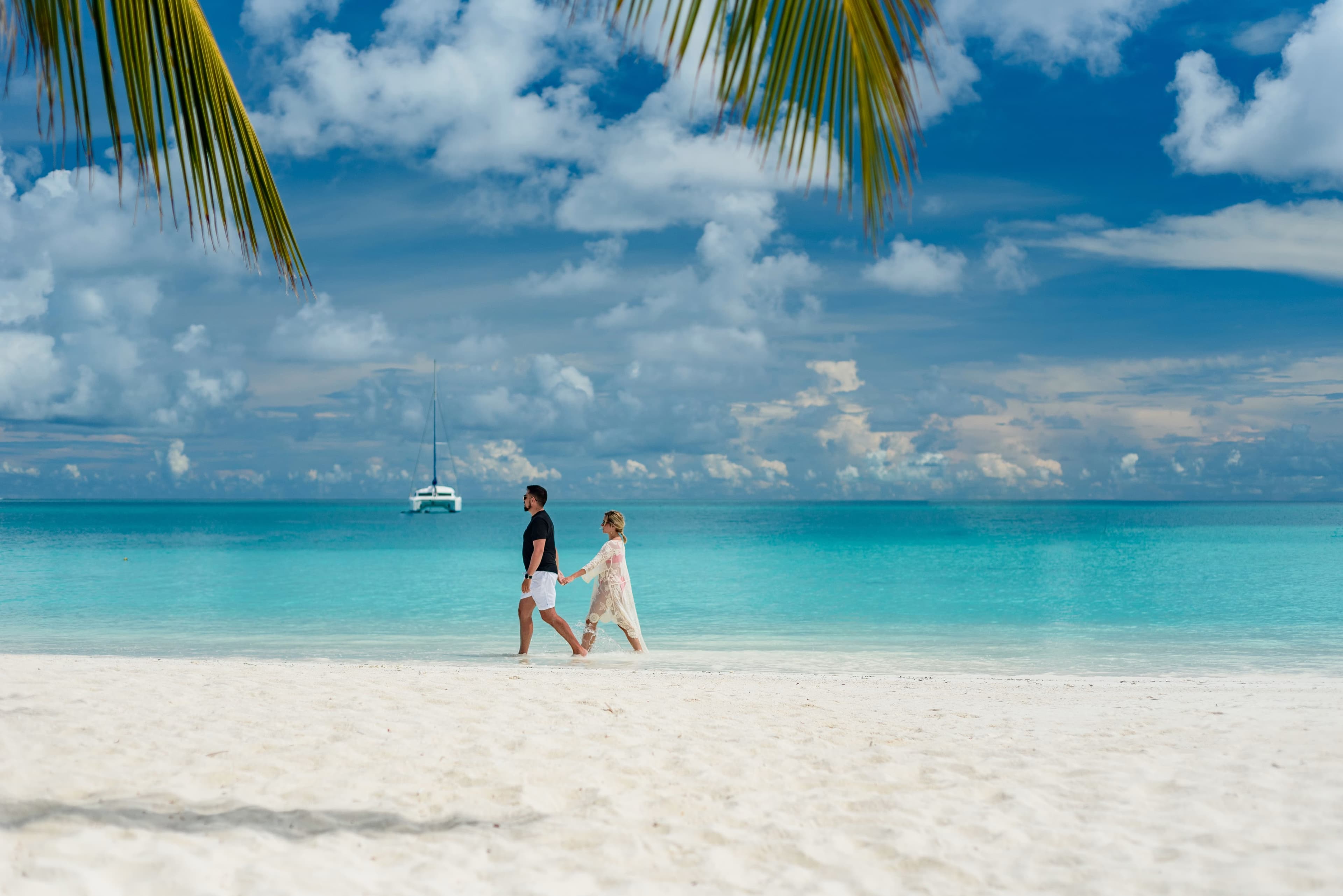 Kerala Romantic Beach & Backwater Honeymoon Package — image 1