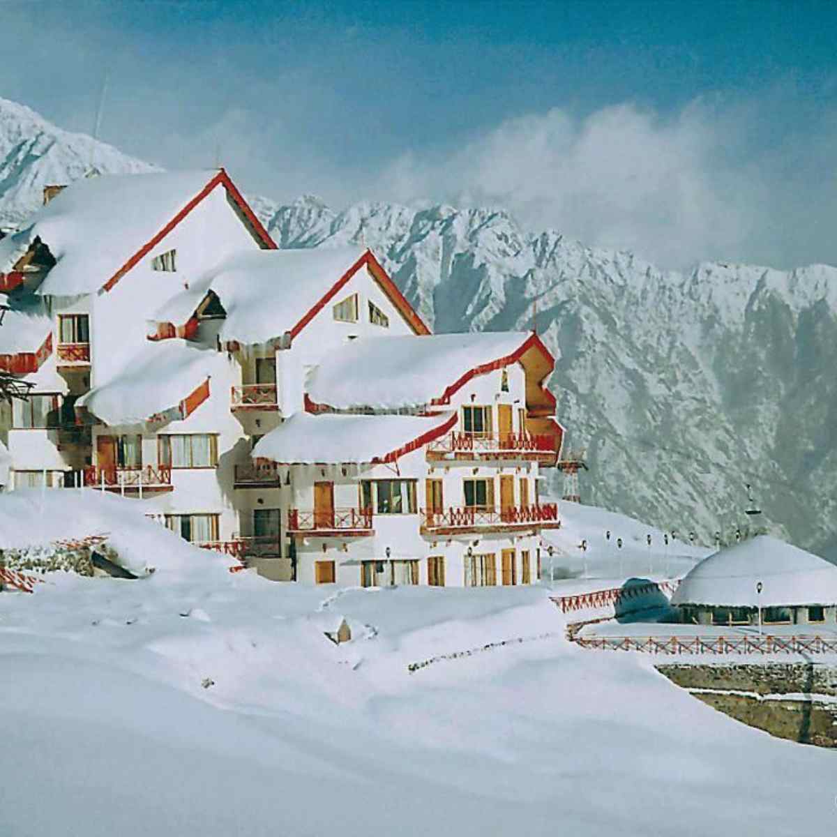 Auli Tour Package – Skiing & Himalayan Getaway